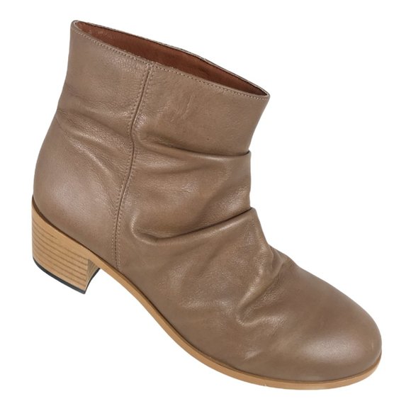 Anthropologie Shoes - Anthropologie Womens Maia Brown Pull On Boots 8.5